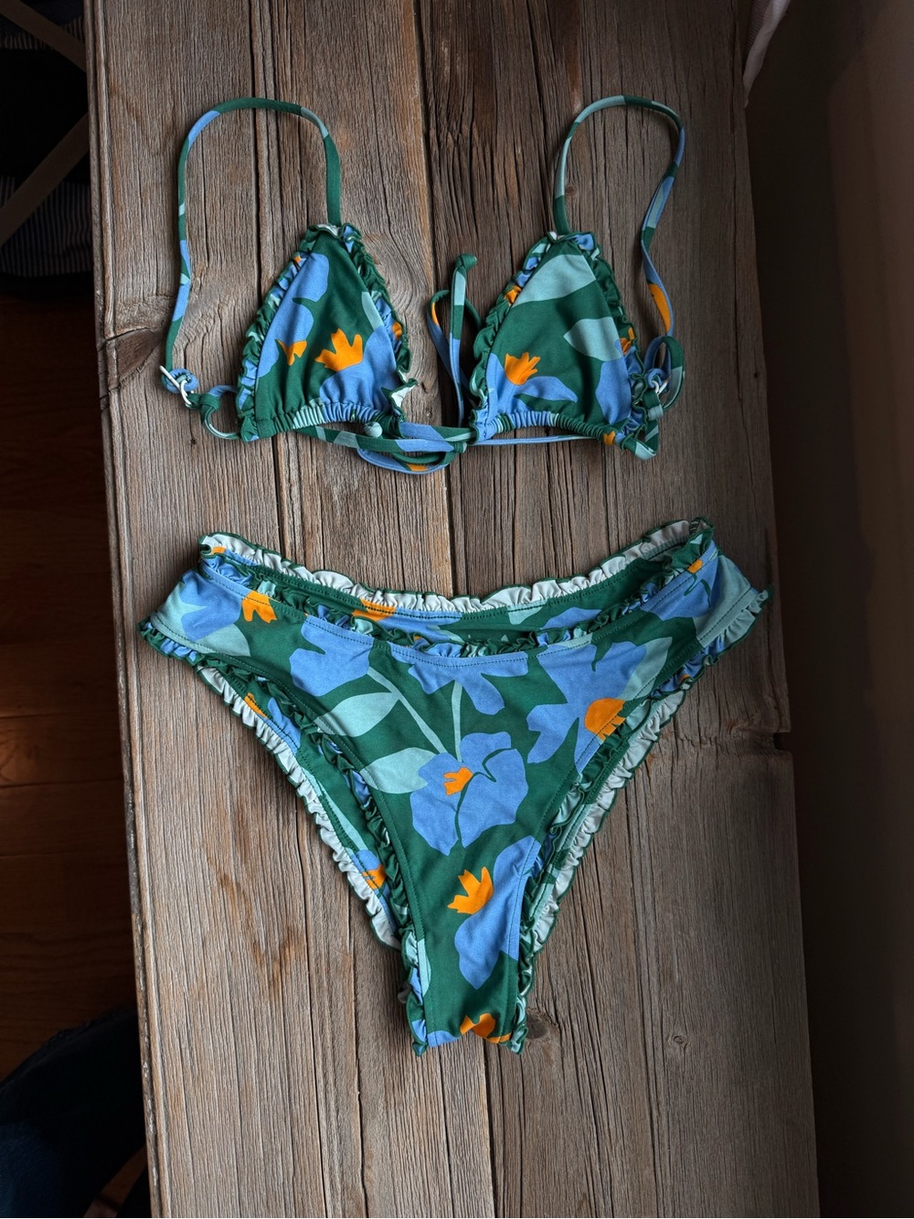 NWOT Stone Fox Swim Green Floral Bikini with Blue Flowers